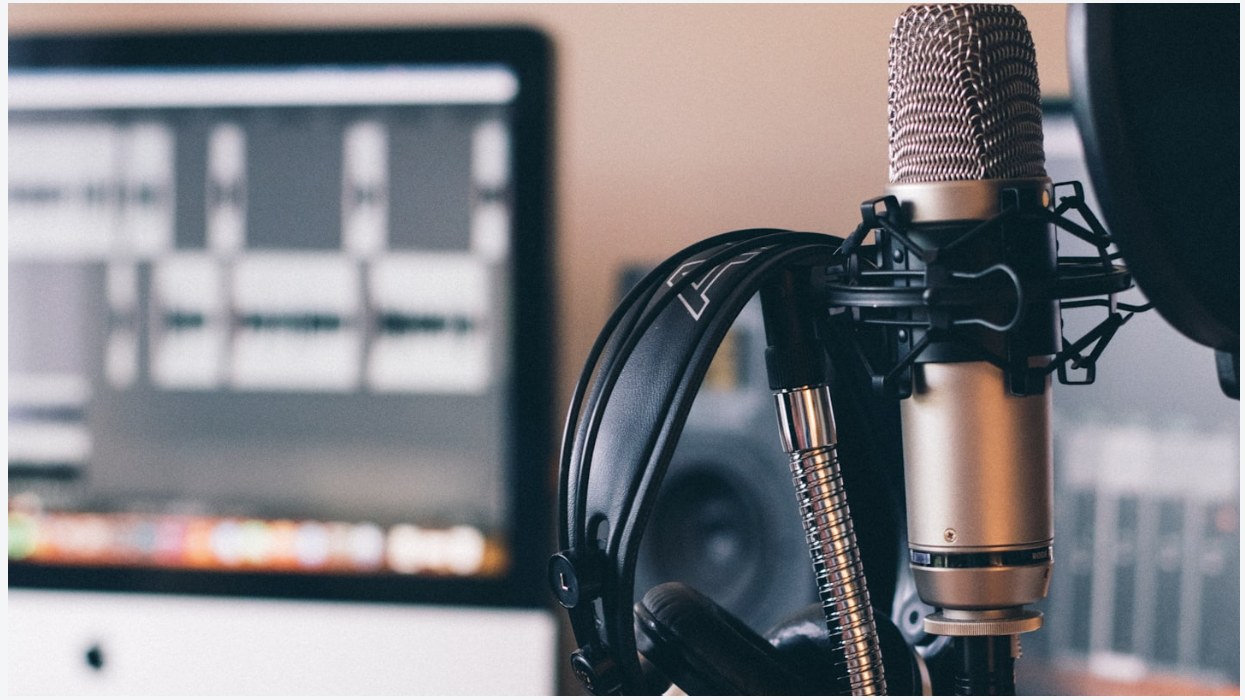 Studio microphone and production workstation